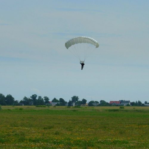 Skoczek spadochronowy „Delta” 2013